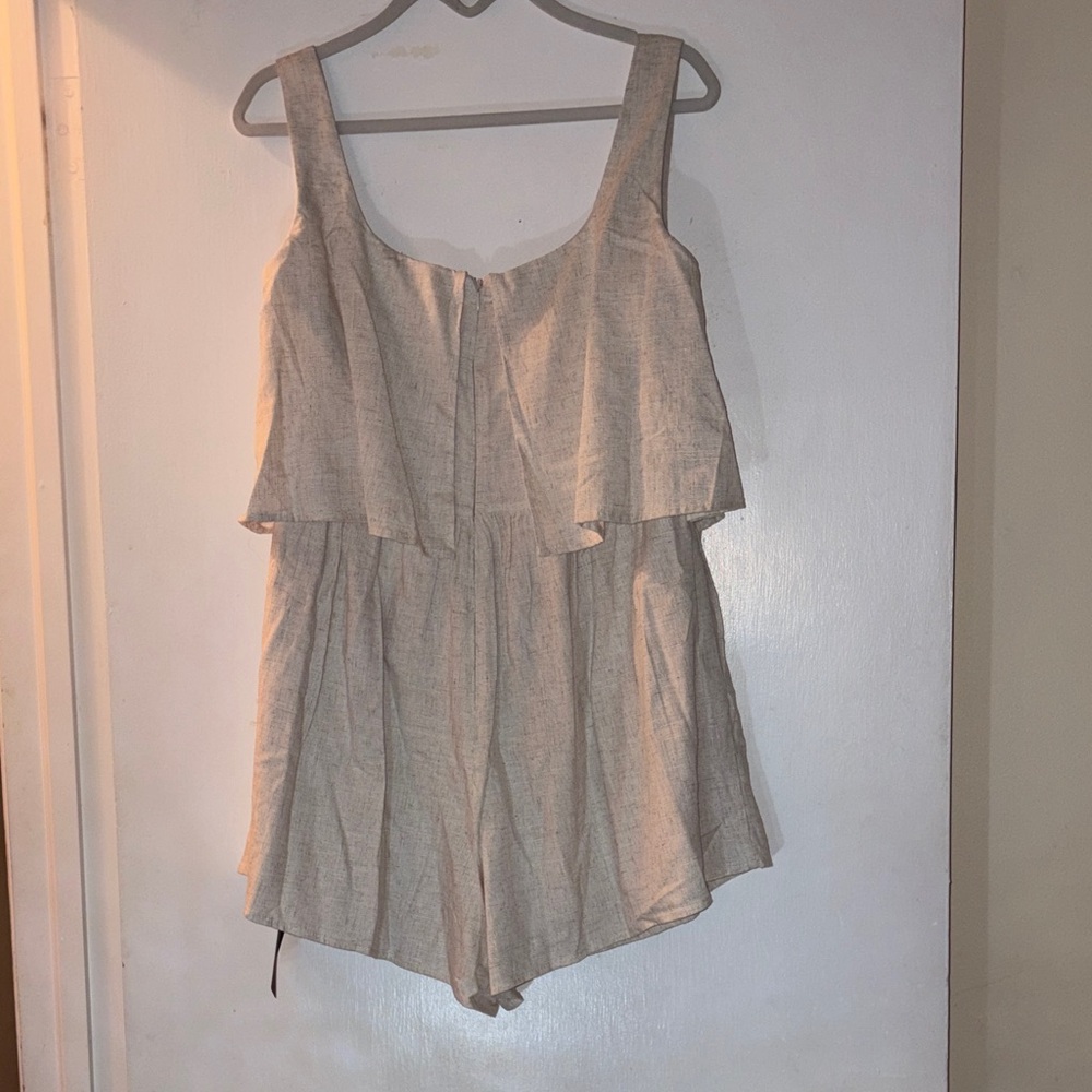 Lulu's Cream romper - Picture 5 of 6